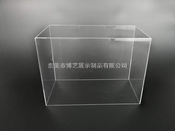 一個(gè)亞克力魚缸它比普通玻璃魚缸有著什么樣的優(yōu)勢呢？