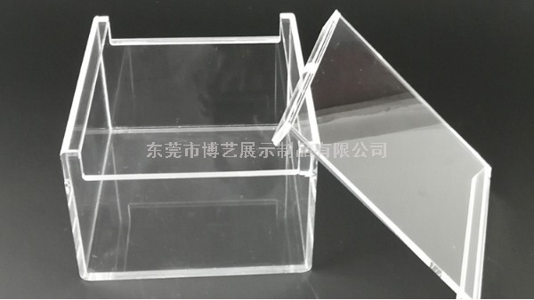 在定制亞克力展示架時(shí)，絲印應(yīng)該注意一些什么事項(xiàng)呢？